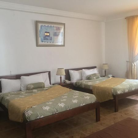 Embassy Suites Hotel Monrovia Eksteriør bilde