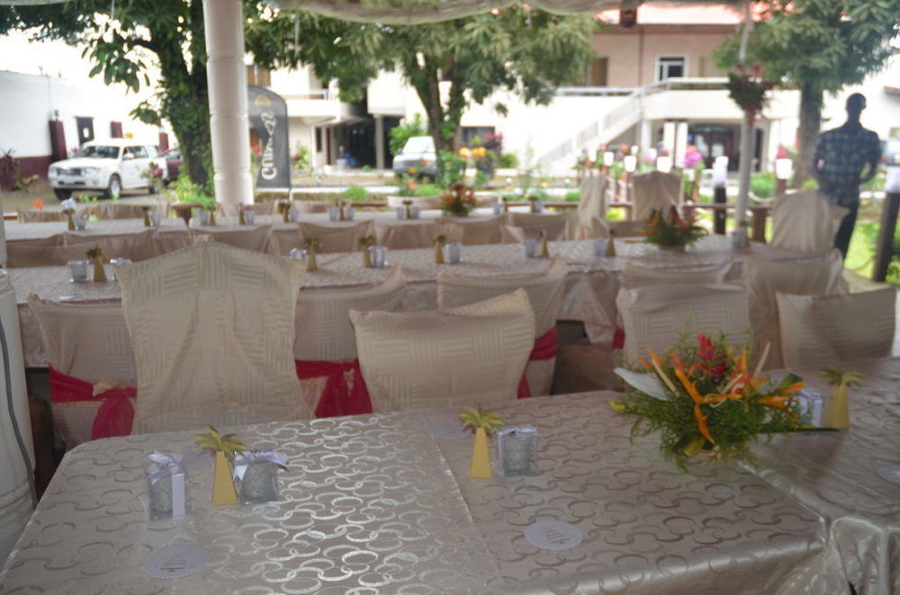 Embassy Suites Hotel Monrovia Eksteriør bilde