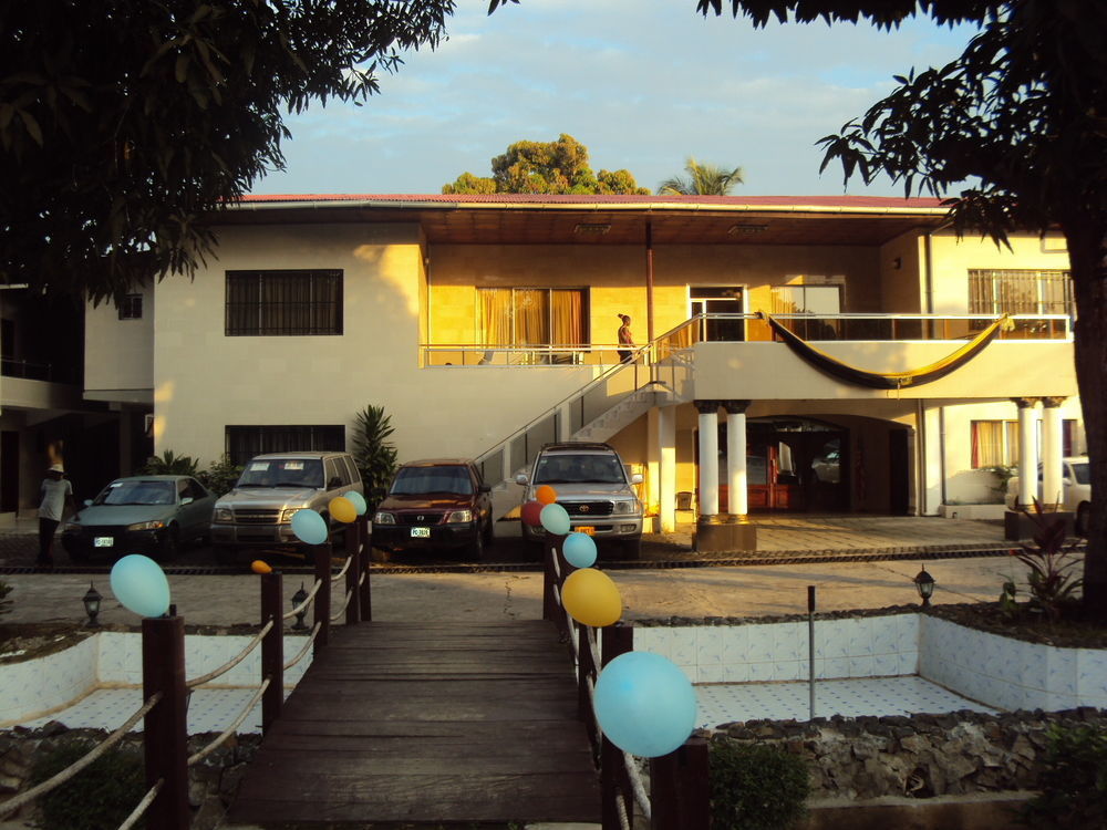Embassy Suites Hotel Monrovia Eksteriør bilde