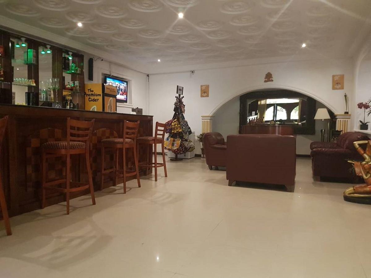 Embassy Suites Hotel Monrovia Eksteriør bilde