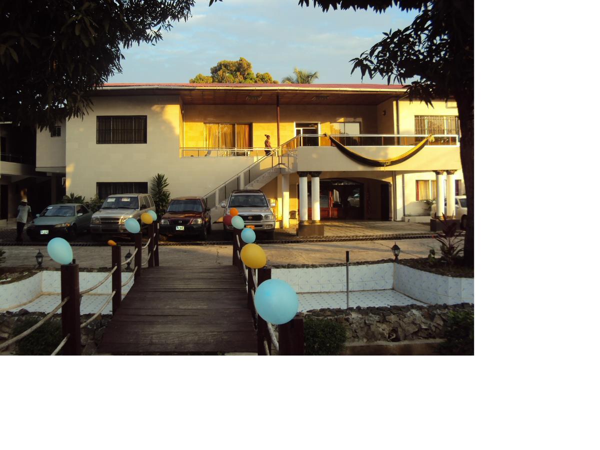 Embassy Suites Hotel Monrovia Eksteriør bilde