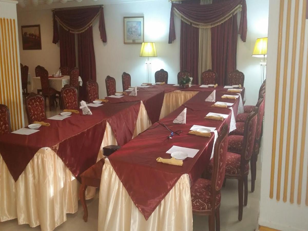 Embassy Suites Hotel Monrovia Eksteriør bilde