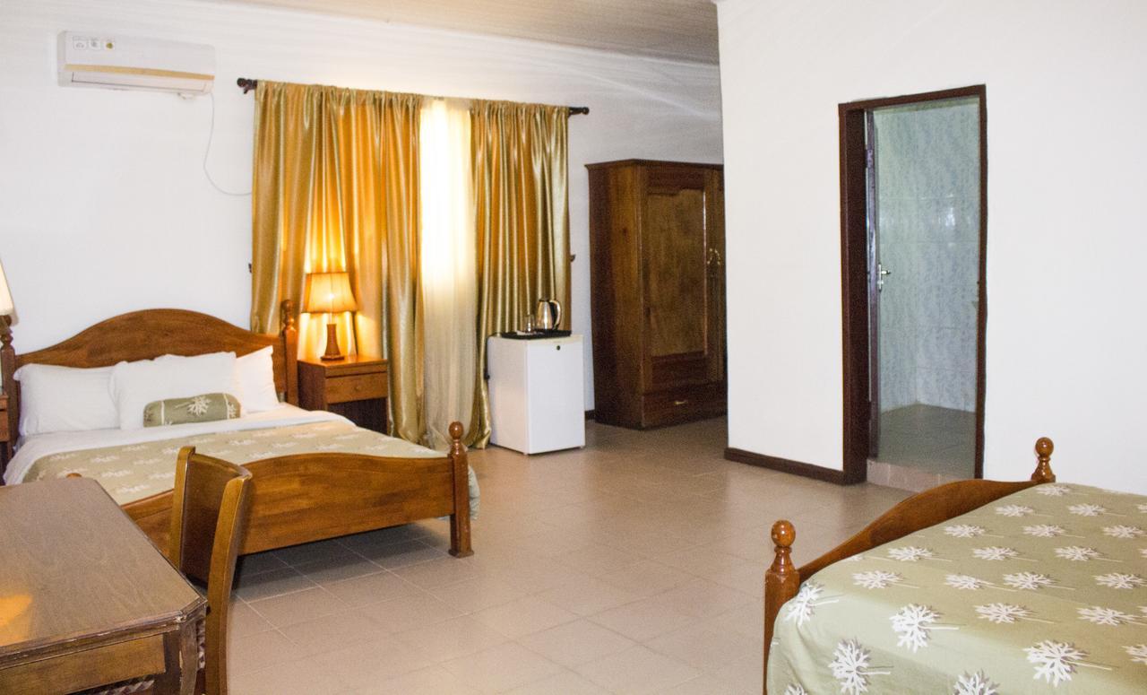Embassy Suites Hotel Monrovia Eksteriør bilde