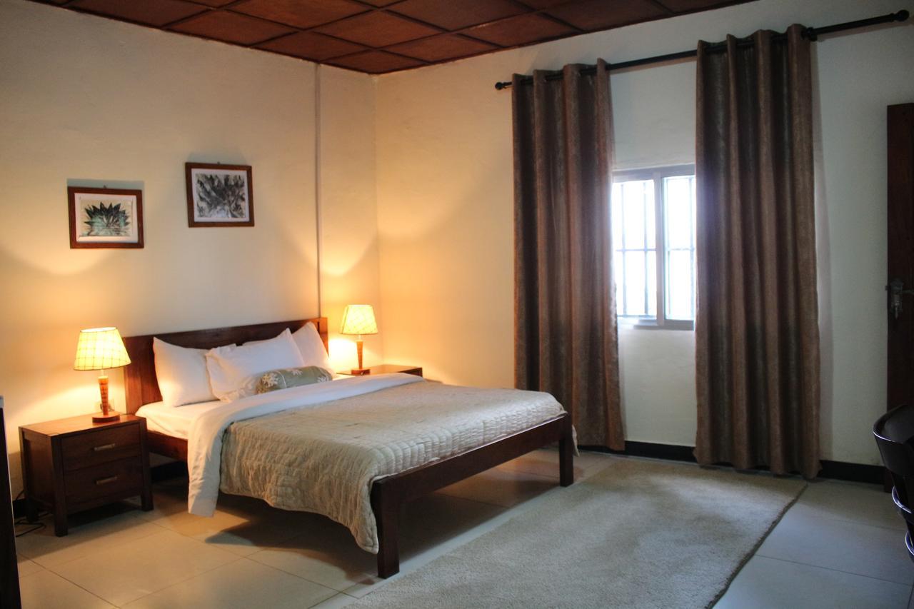 Embassy Suites Hotel Monrovia Eksteriør bilde