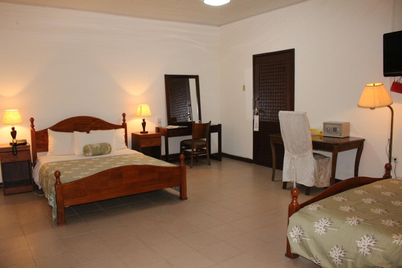 Embassy Suites Hotel Monrovia Eksteriør bilde