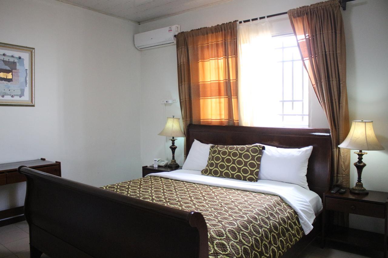 Embassy Suites Hotel Monrovia Eksteriør bilde