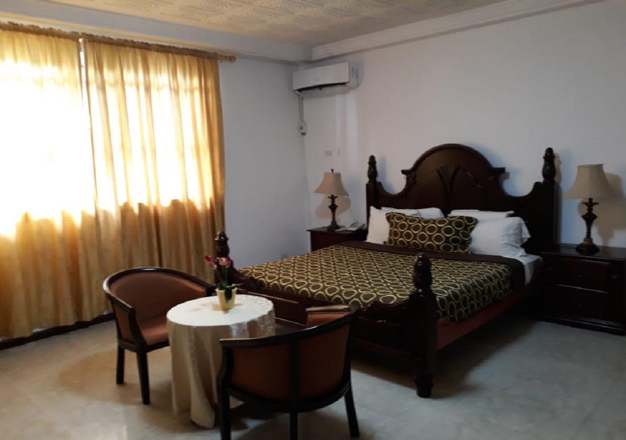 Embassy Suites Hotel Monrovia Eksteriør bilde