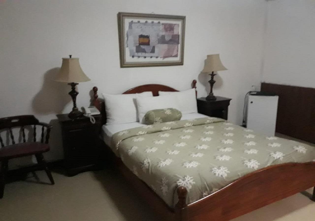 Embassy Suites Hotel Monrovia Eksteriør bilde